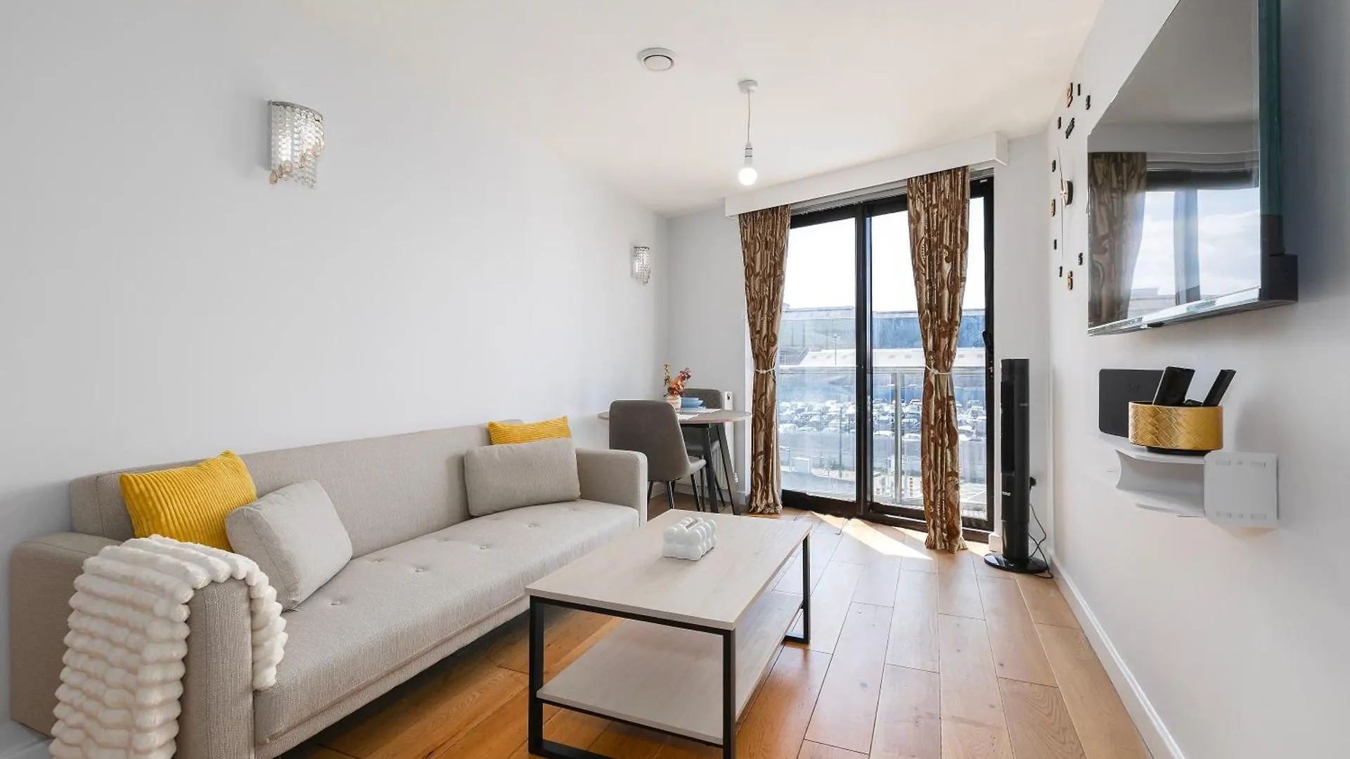 1 Bedroom Apartment Near City Airport London United Kingdom
