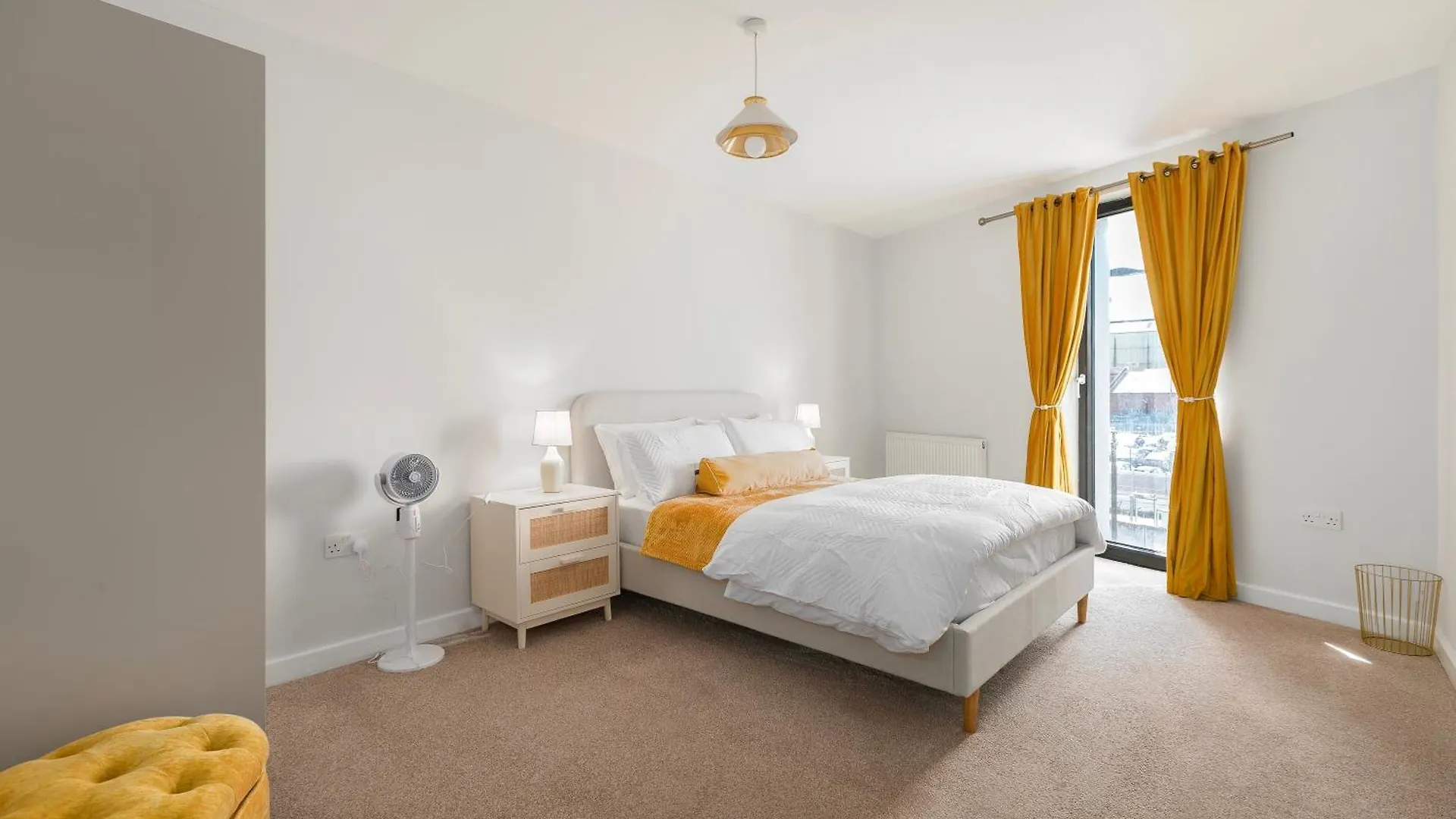 1 Bedroom Apartment Near City Airport London